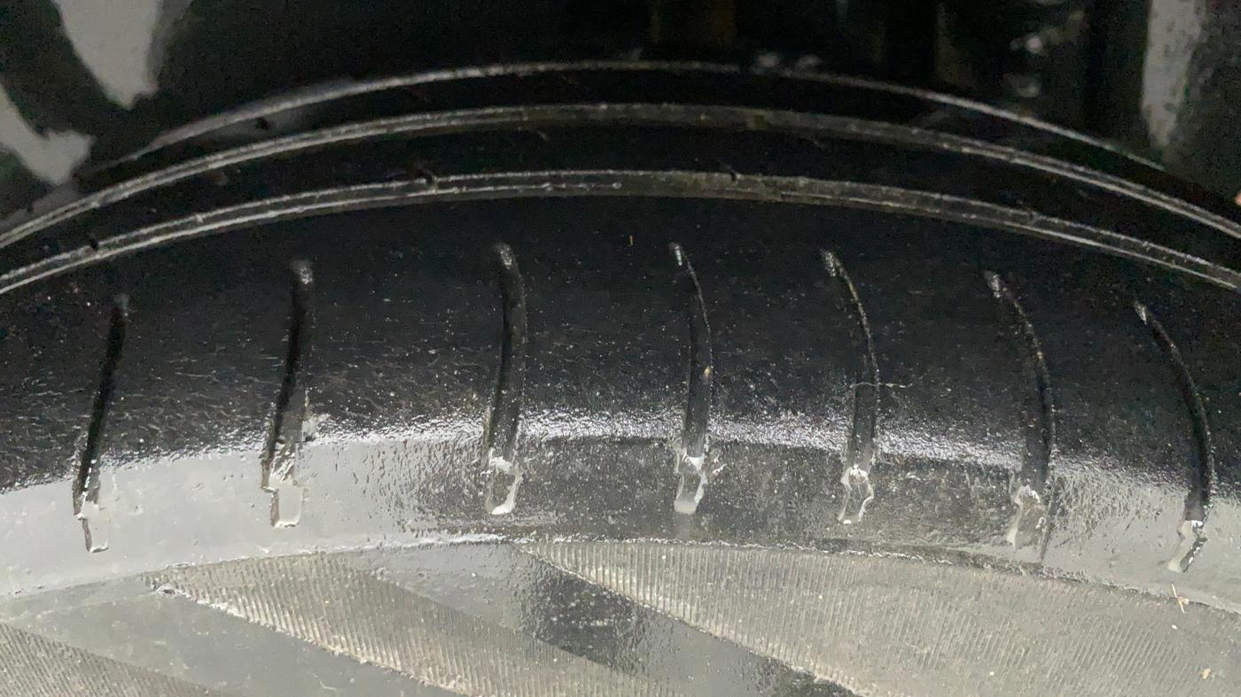 2013 Maruti Swift Dzire VXI, Petrol, Manual, 88,833 km, Left Rear Tyre Tread