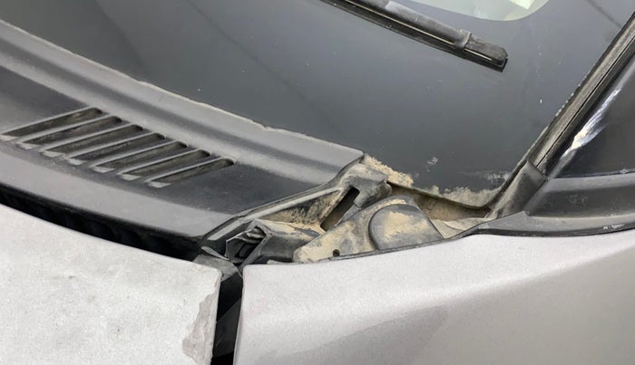 2013 Maruti Swift Dzire VXI, Petrol, Manual, 88,833 km, Bonnet (hood) - Cowl vent panel has minor damage