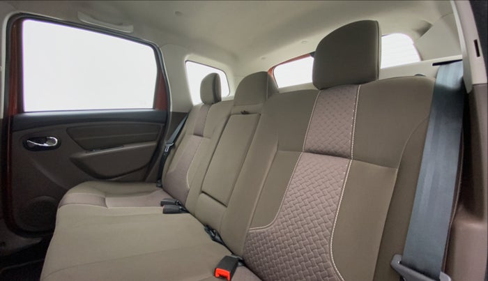 2016 Renault Duster RXZ 85 PS DIESEL, Diesel, Manual, 73,140 km, Right Side Rear Door Cabin