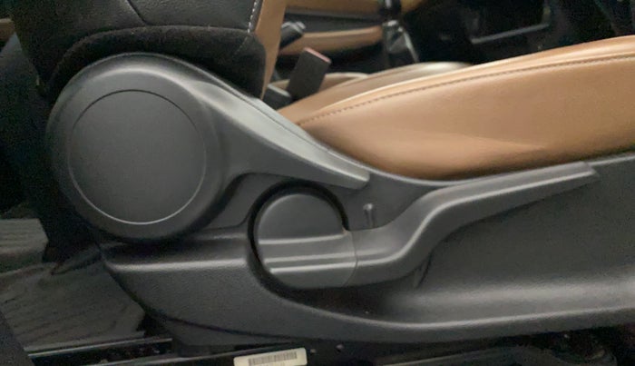 2023 Honda ELEVATE ZX MT, Petrol, Manual, 27,221 km, Driver Side Adjustment Panel