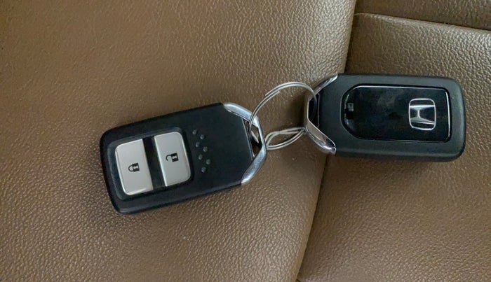 2023 Honda ELEVATE ZX MT, Petrol, Manual, 27,221 km, Key Close Up