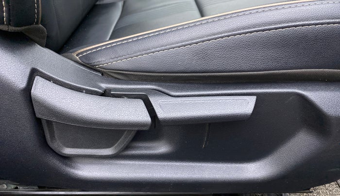 2021 Hyundai NEW I20 ASTA (O) 1.0 TURBO GDI DCT, Petrol, Automatic, 19,987 km, Driver Side Adjustment Panel