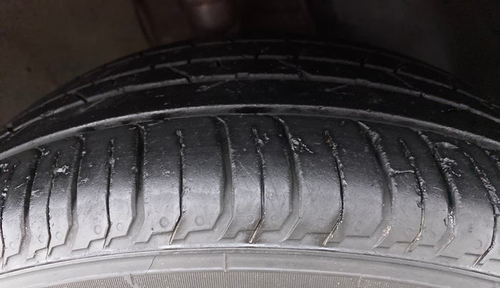 2021 Hyundai NEW I20 ASTA (O) 1.0 TURBO GDI DCT, Petrol, Automatic, 19,987 km, Right Front Tyre Tread