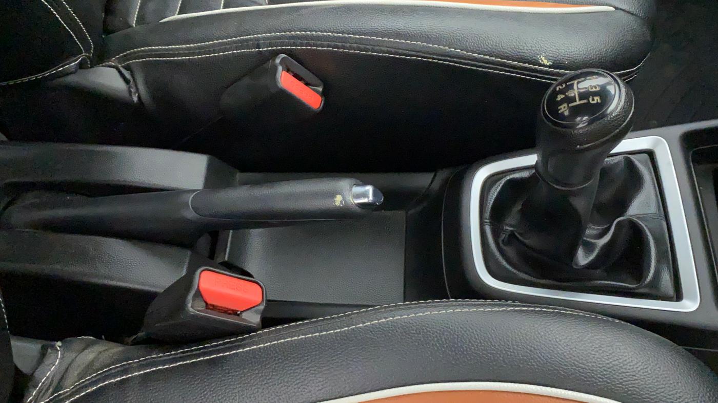 2018 Maruti Swift VXI D, Petrol, Manual, 20,490 km, Gear Lever