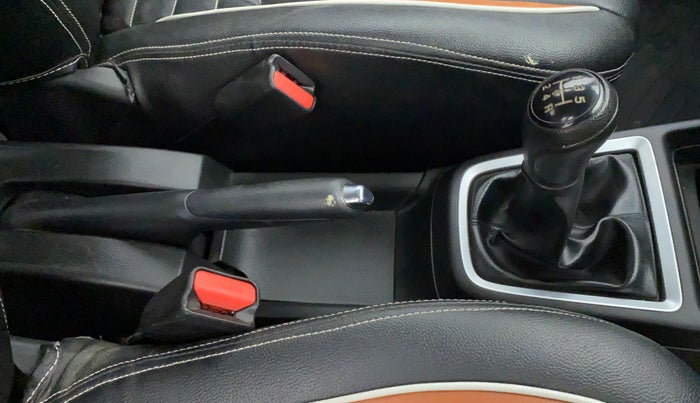 2018 Maruti Swift VXI D, Petrol, Manual, 20,490 km, Gear Lever