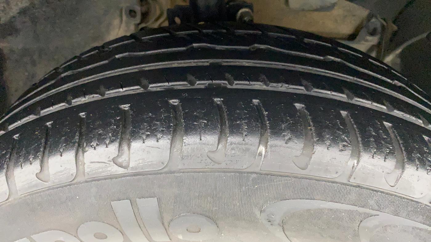 2017 Renault Duster RXZ 85 PS DIESEL, Diesel, Manual, 71,711 km, Right Front Tyre Tread