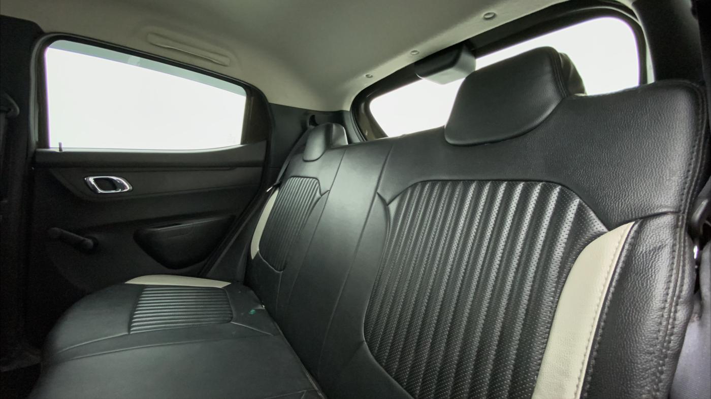 2019 Renault Kwid 1.0 RXT Opt, Petrol, Manual, 37,526 km, Right Side Rear Door Cabin