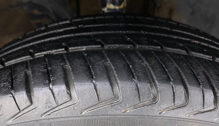 2019 Renault Kwid 1.0 RXT Opt, Petrol, Manual, 37,526 km, Right Front Tyre Tread