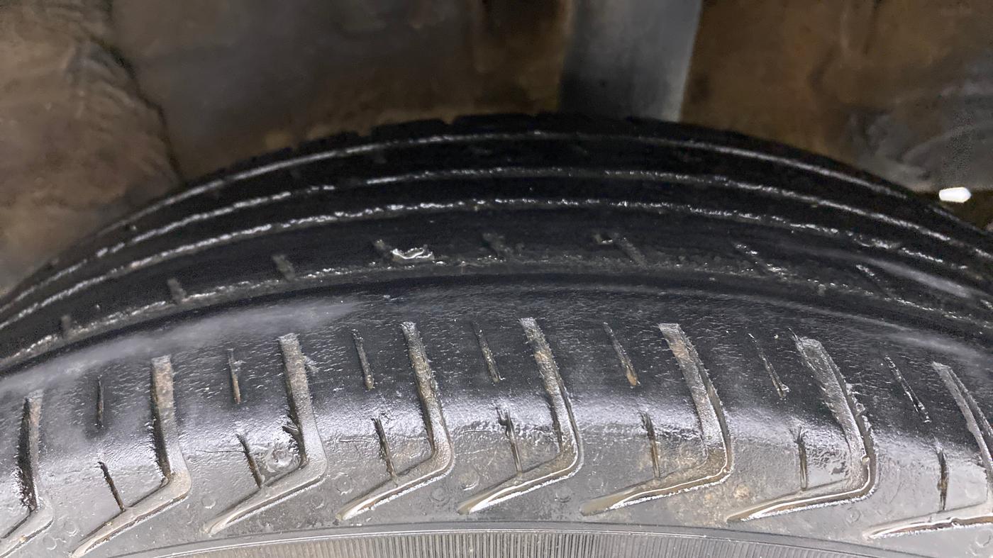 2019 Renault Kwid 1.0 RXT Opt, Petrol, Manual, 37,526 km, Left Rear Tyre Tread