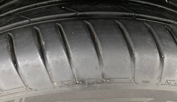 2016 Maruti Vitara Brezza ZDI PLUS, Diesel, Manual, 83,320 km, Right Front Tyre Tread