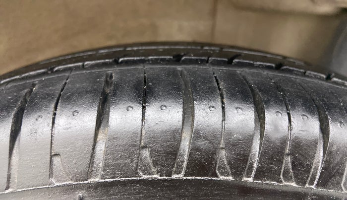 2018 Maruti Wagon R 1.0 VXI, Petrol, Manual, 45,136 km, Left Rear Tyre Tread