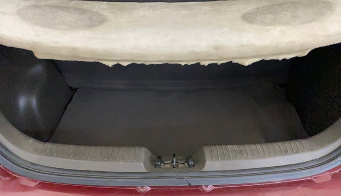 2014 Hyundai i10 MAGNA 1.1, Petrol, Manual, 48,213 km, Boot Inside