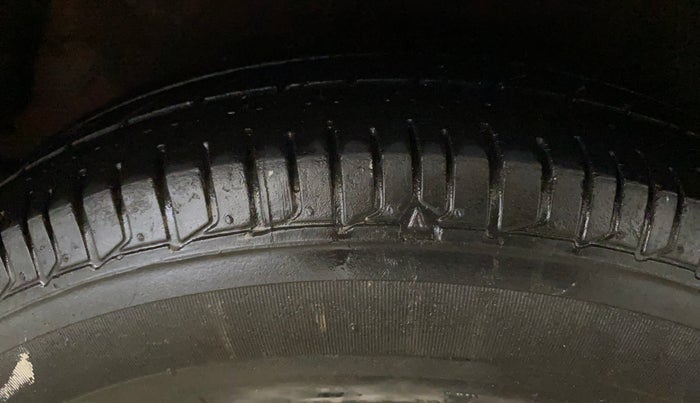 2014 Hyundai i10 MAGNA 1.1, Petrol, Manual, 48,213 km, Right Rear Tyre Tread