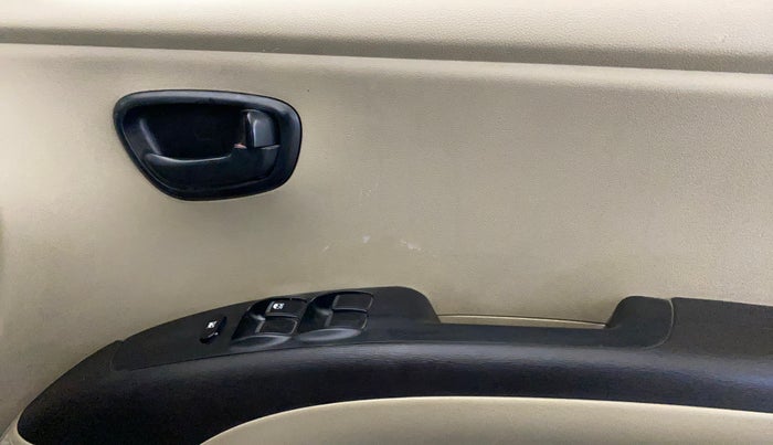 2014 Hyundai i10 MAGNA 1.1, Petrol, Manual, 48,213 km, Driver Side Door Panels Control