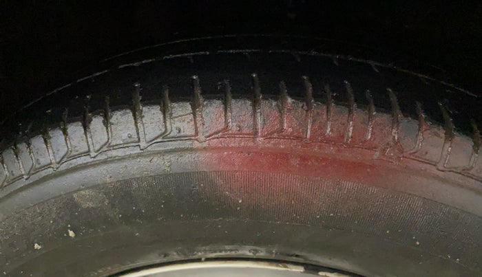 2014 Hyundai i10 MAGNA 1.1, Petrol, Manual, 48,213 km, Right Front Tyre Tread