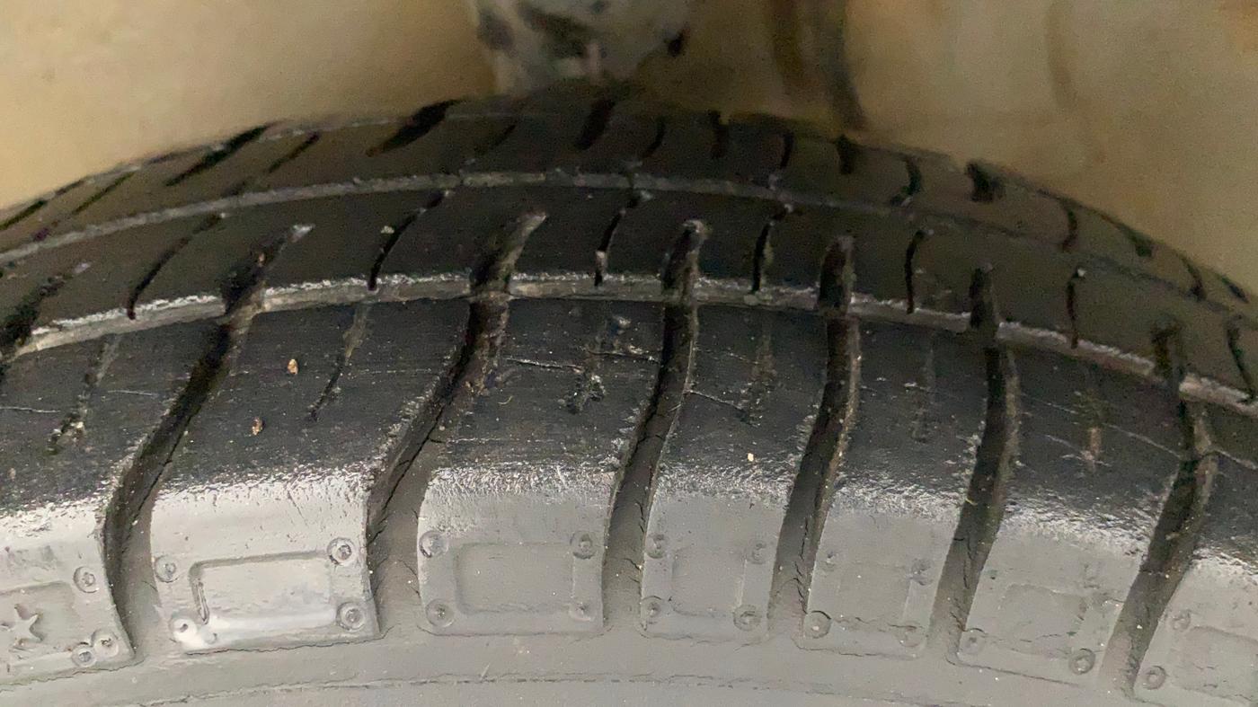 2012 Maruti Alto 800 LXI, Petrol, Manual, 29,181 km, Left Front Tyre Tread