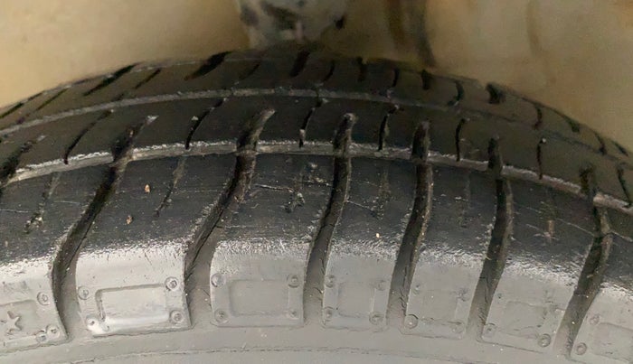 2012 Maruti Alto 800 LXI, Petrol, Manual, 29,181 km, Left Front Tyre Tread