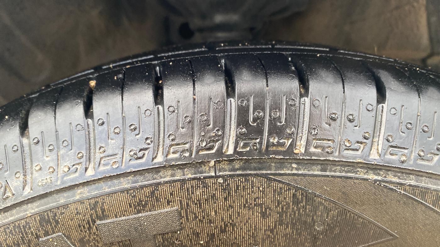 2016 Maruti Celerio ZXI (O), CNG, Manual, 1,29,851 km, Right Front Tyre Tread