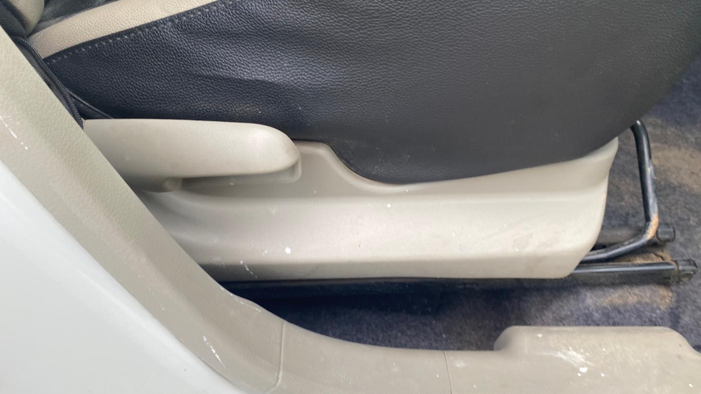 2016 Maruti Celerio ZXI (O), CNG, Manual, 1,29,851 km, Driver Side Adjustment Panel