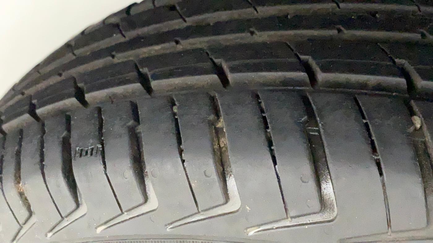 2019 Renault Kwid RXL, Petrol, Manual, 25,519 km, Right Rear Tyre Tread