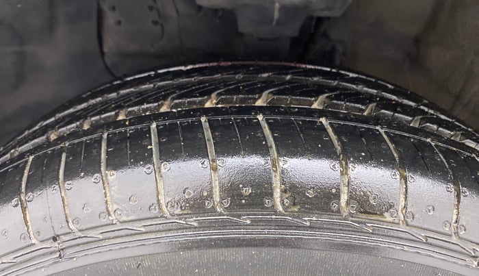2018 Hyundai Elite i20 SPORTZ 1.2, Petrol, Manual, 53,973 km, Left Front Tyre Tread