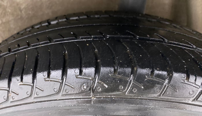 2017 Maruti Celerio ZXI D, Petrol, Manual, 78,559 km, Left Rear Tyre Tread