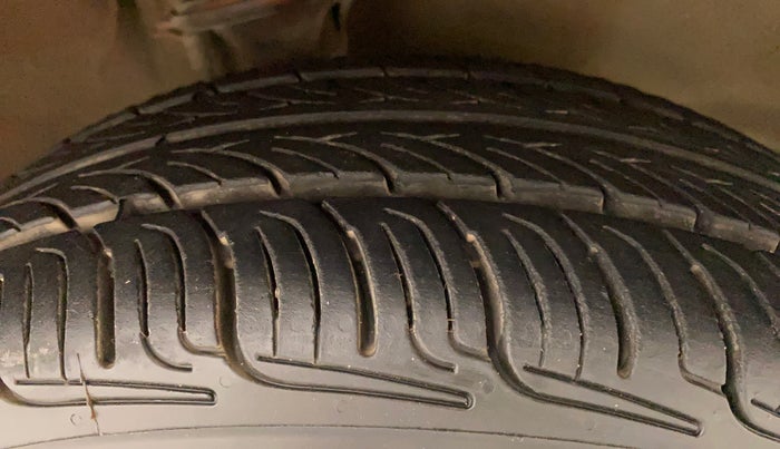 2016 Maruti Alto K10 VXI AMT, Petrol, Automatic, 53,264 km, Right Front Tyre Tread