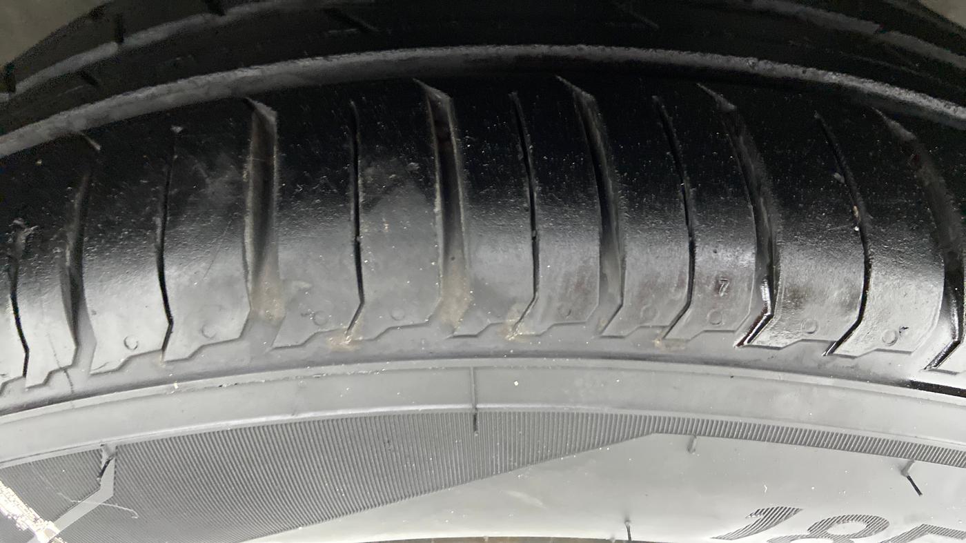 2012 Hyundai Verna FLUIDIC 1.6 EX VTVT, Petrol, Manual, 96,205 km, Right Rear Tyre Tread