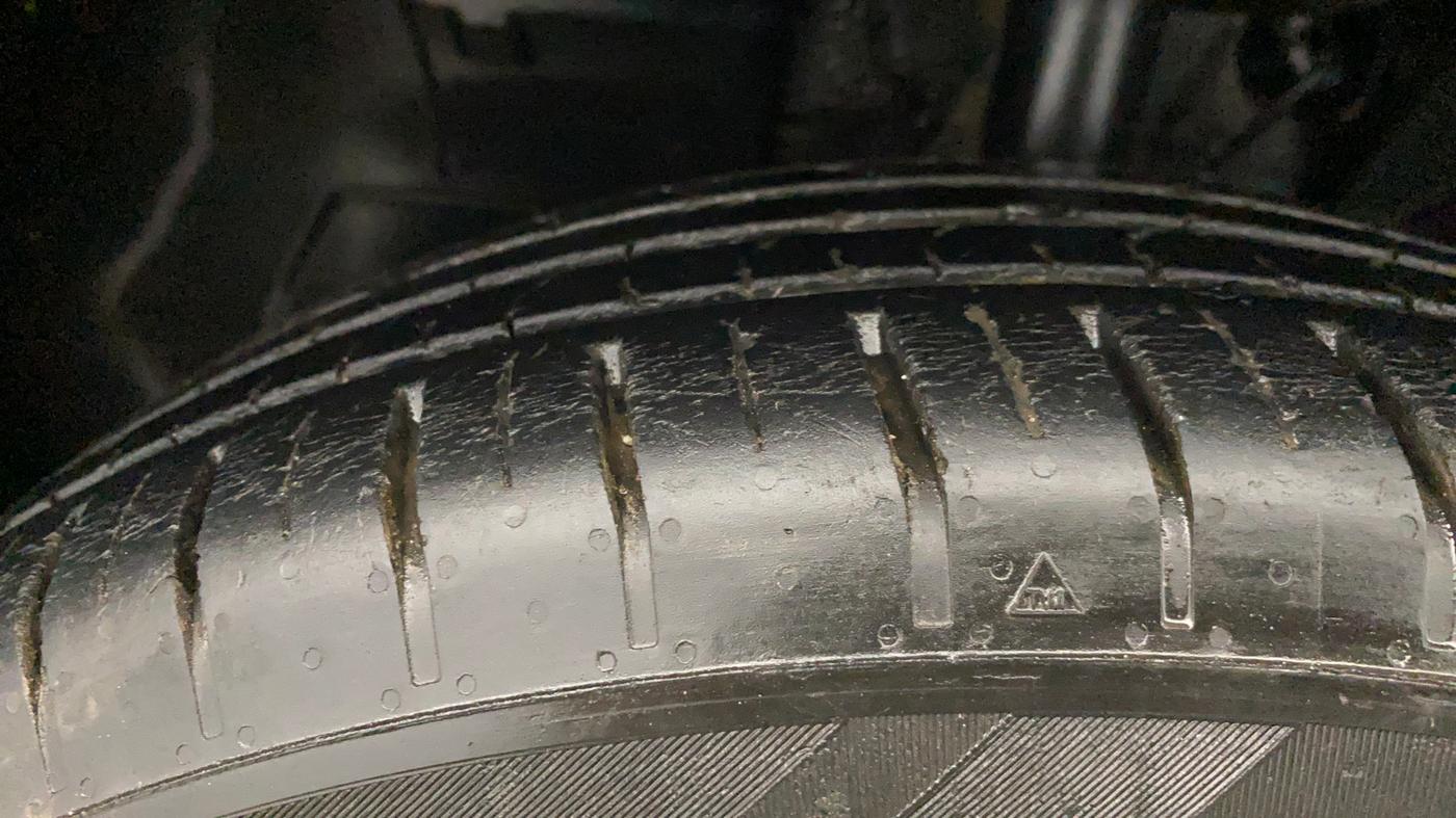 2023 Tata PUNCH ACCOMPLISHED DAZZLE CAMO MT, Petrol, Manual, 40,387 km, Left Front Tyre Tread