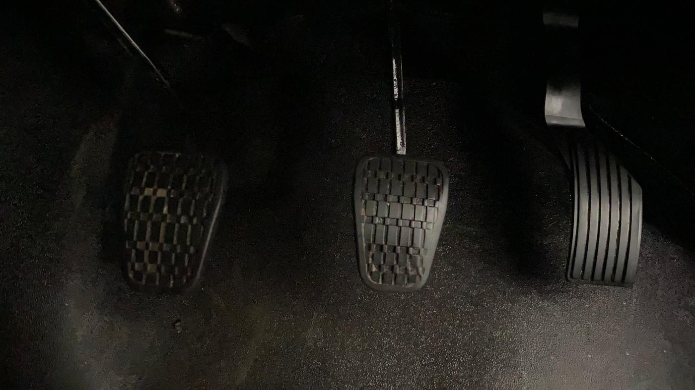 2023 Tata PUNCH ACCOMPLISHED DAZZLE CAMO MT, Petrol, Manual, 40,387 km, Pedals