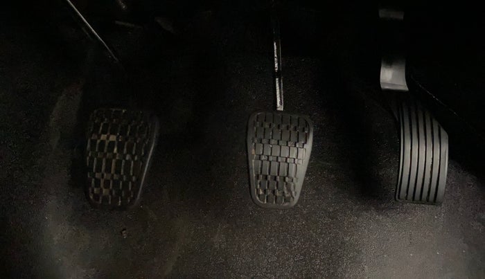 2023 Tata PUNCH ACCOMPLISHED DAZZLE CAMO MT, Petrol, Manual, 40,387 km, Pedals