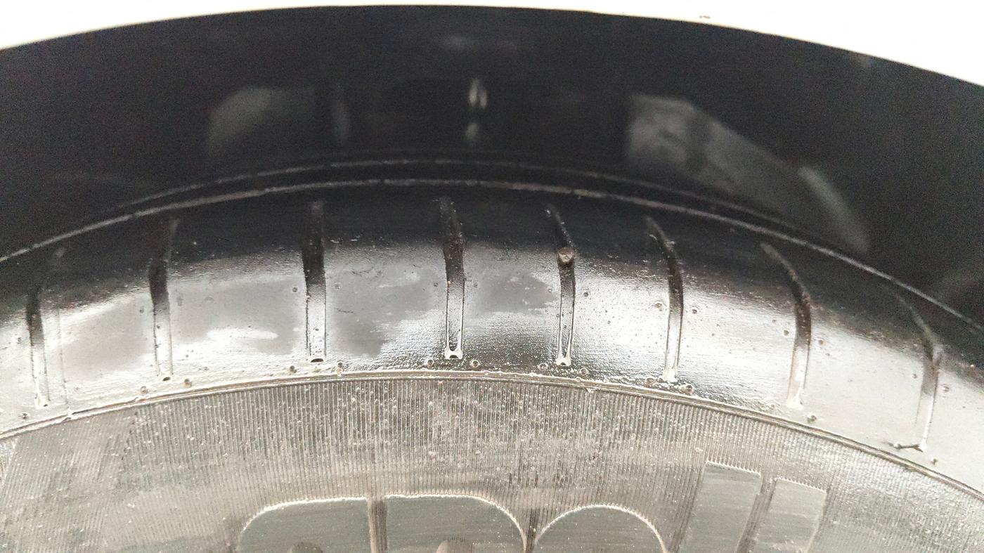 2015 Ford Figo Aspire TITANIUM 1.5 PETROL AT, Petrol, Automatic, 1,17,446 km, Right Front Tyre Tread