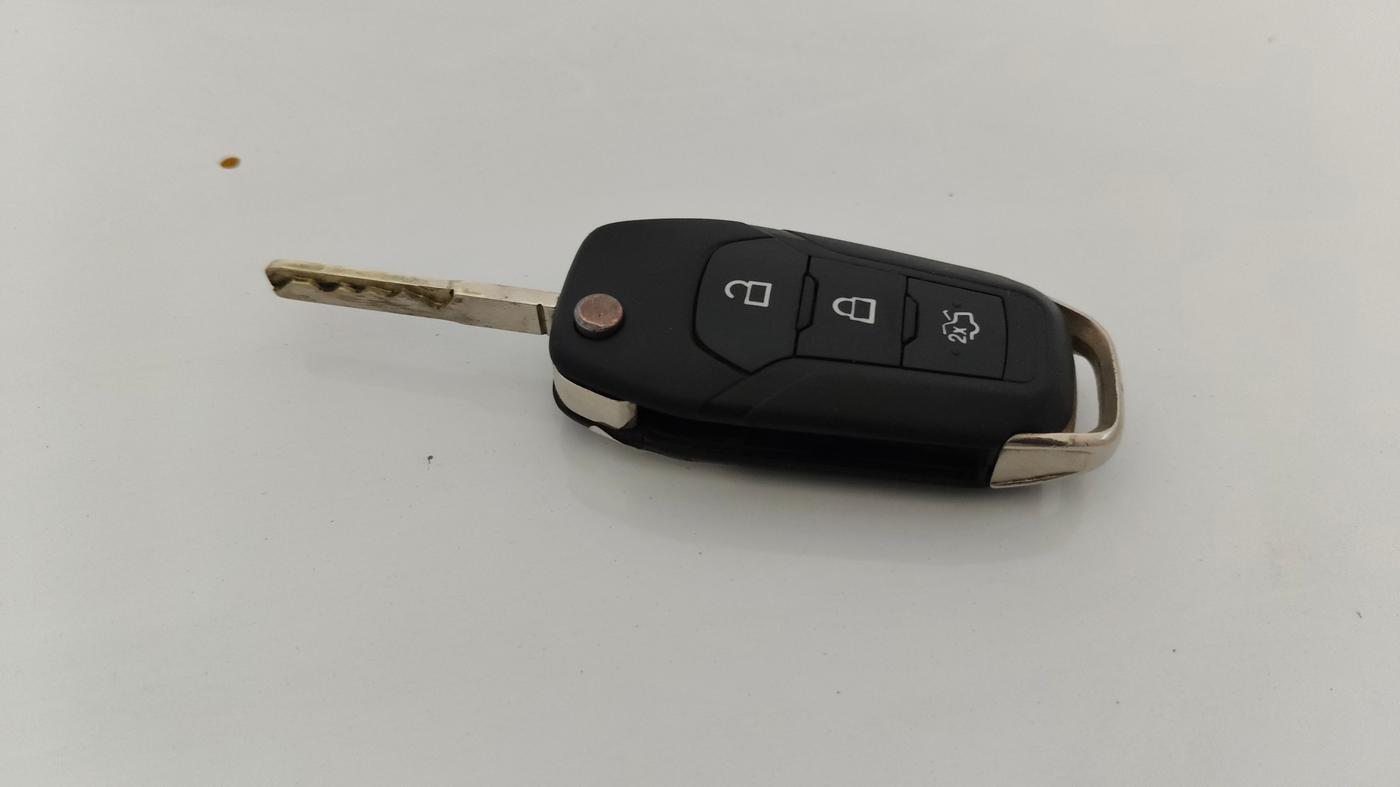 2015 Ford Figo Aspire TITANIUM 1.5 PETROL AT, Petrol, Automatic, 1,17,446 km, Key Close Up