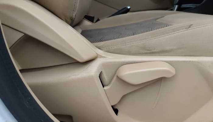 2015 Ford Figo Aspire TITANIUM 1.5 PETROL AT, Petrol, Automatic, 1,17,446 km, Driver Side Adjustment Panel