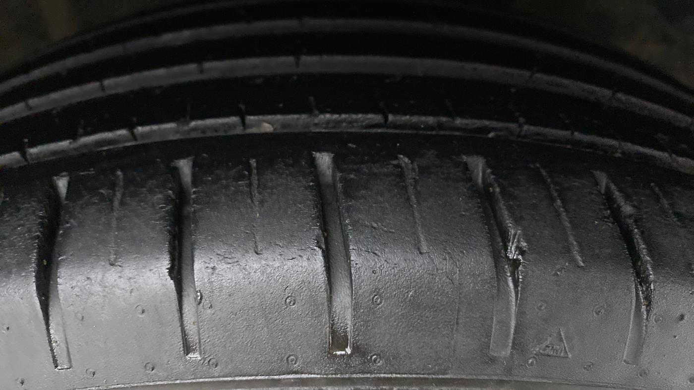 2021 Toyota Glanza G MT PETROL, Petrol, Manual, 43,051 km, Right Front Tyre Tread