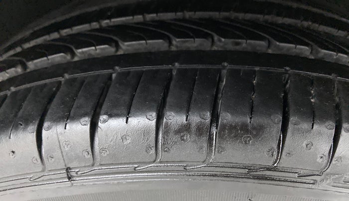 2015 Mercedes Benz B Class B200 CDI SPORT, Diesel, Automatic, 82,401 km, Left Rear Tyre Tread
