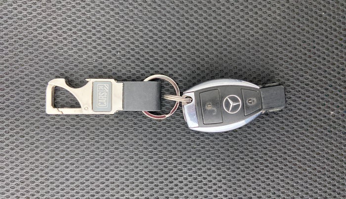 2015 Mercedes Benz B Class B200 CDI SPORT, Diesel, Automatic, 82,401 km, Key Close up