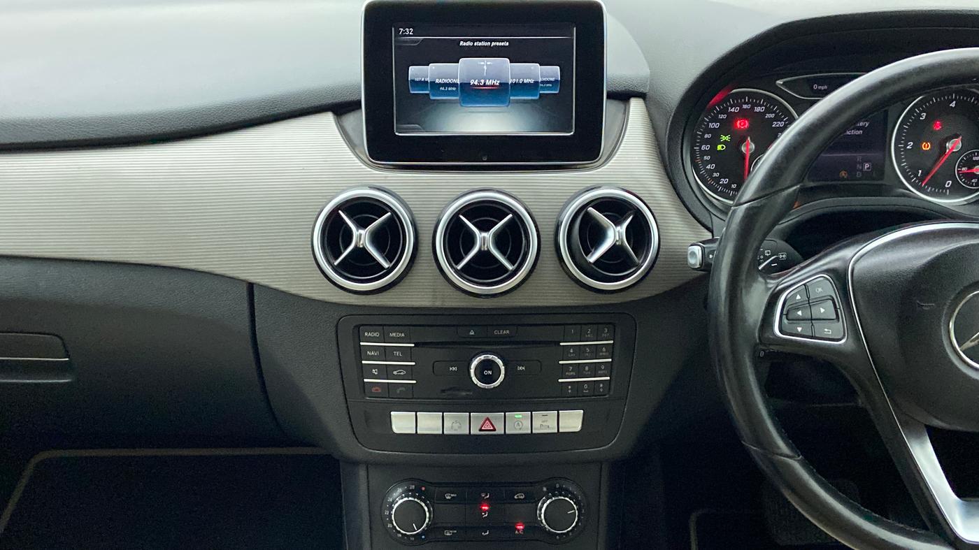 2015 Mercedes Benz B Class B200 CDI SPORT, Diesel, Automatic, 82,401 km, Air Conditioner