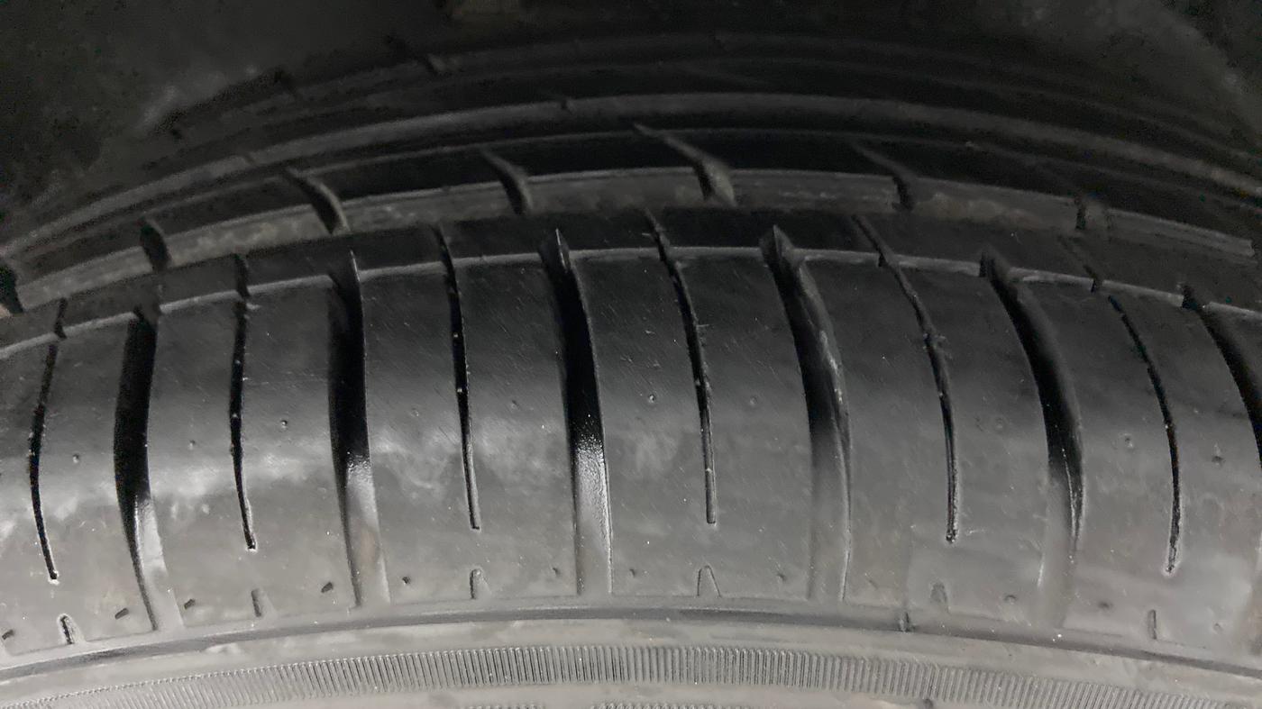 2015 Mercedes Benz B Class B200 CDI SPORT, Diesel, Automatic, 82,401 km, Right Front Tyre Tread