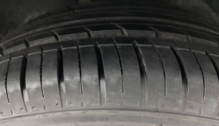2015 Mercedes Benz B Class B200 CDI SPORT, Diesel, Automatic, 82,401 km, Right Front Tyre Tread