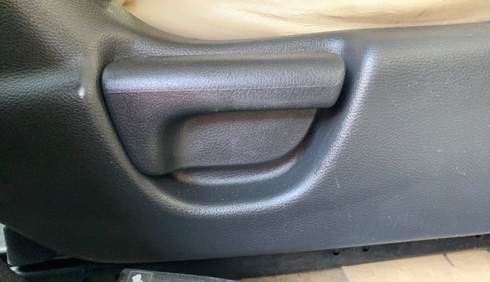 2017 Honda City 1.5L I-VTEC V MT, Petrol, Manual, 69,143 km, Driver Side Adjustment Panel