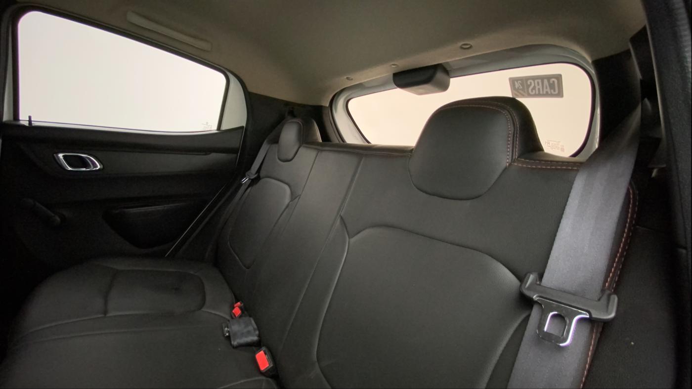 2018 Renault Kwid RXT 1.0 AMT (O), Petrol, Automatic, 72,296 km, Right Side Rear Door Cabin