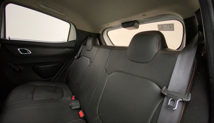 2018 Renault Kwid RXT 1.0 AMT (O), Petrol, Automatic, 72,296 km, Right Side Rear Door Cabin