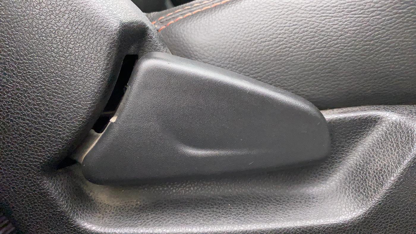 2018 Renault Kwid RXT 1.0 AMT (O), Petrol, Automatic, 72,296 km, Driver Side Adjustment Panel