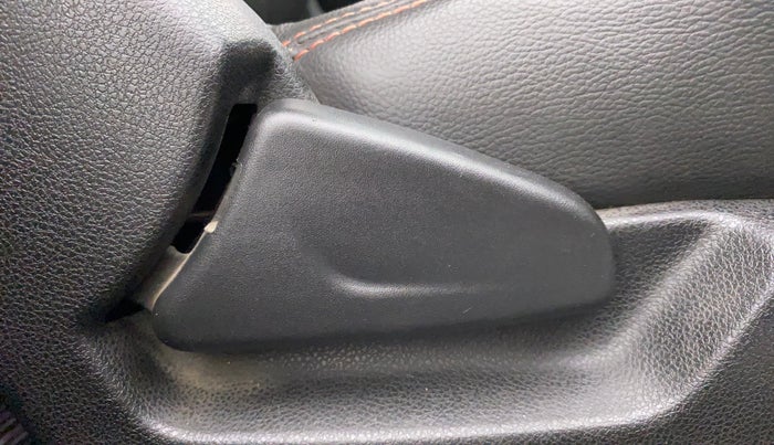 2018 Renault Kwid RXT 1.0 AMT (O), Petrol, Automatic, 72,296 km, Driver Side Adjustment Panel