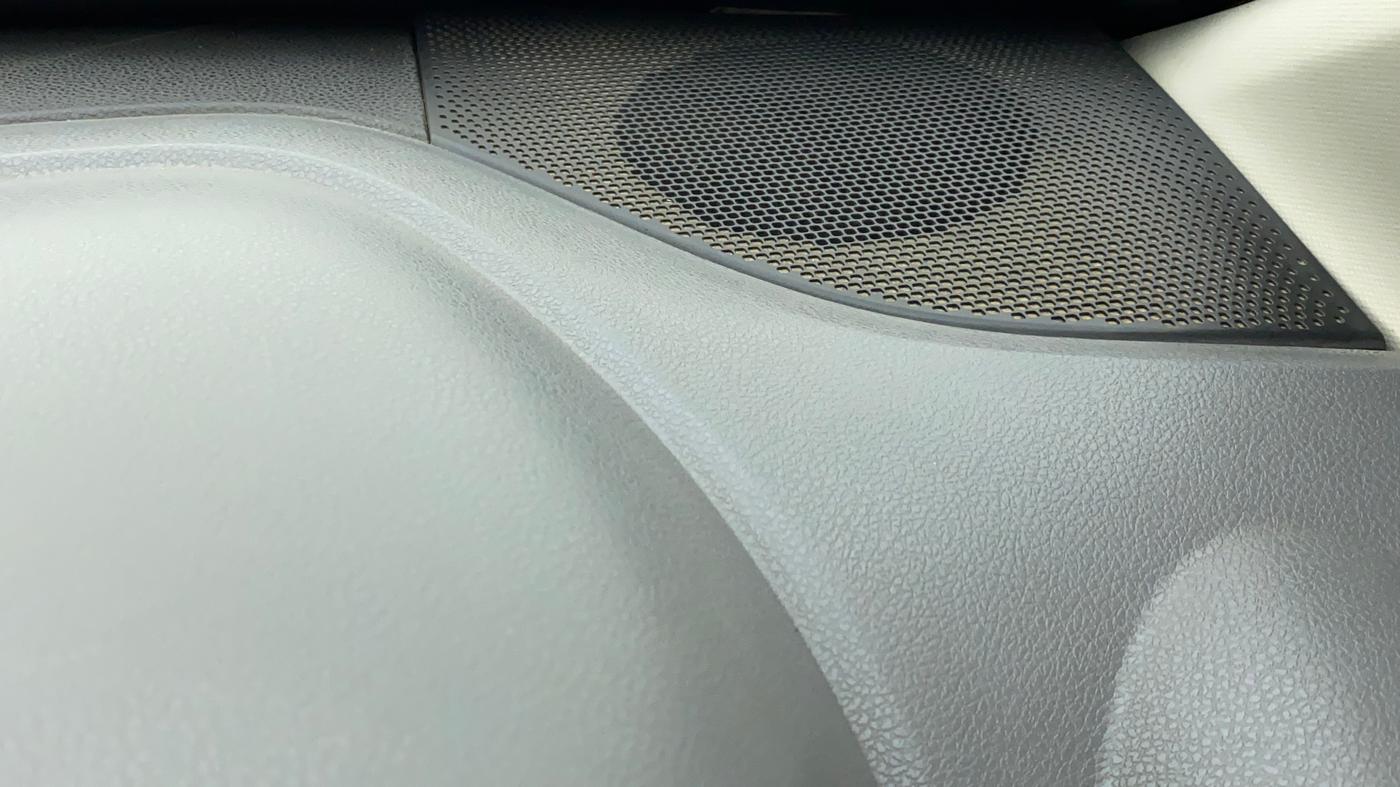 2018 Renault Kwid RXT 1.0 AMT (O), Petrol, Automatic, 72,296 km, Speaker