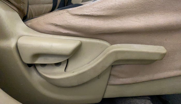 2017 Honda Amaze 1.2L I-VTEC S, Petrol, Manual, 60,227 km, Driver Side Adjustment Panel