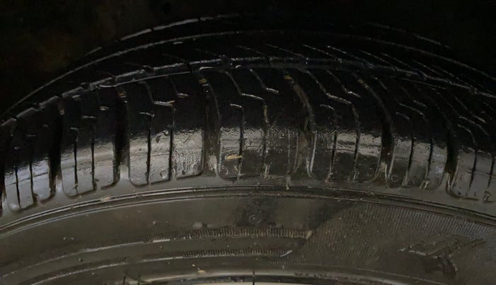 2017 Honda Amaze 1.2L I-VTEC S, Petrol, Manual, 60,227 km, Right Front Tyre Tread