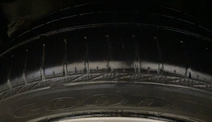 2017 Honda Amaze 1.2L I-VTEC S, Petrol, Manual, 60,227 km, Left Front Tyre Tread