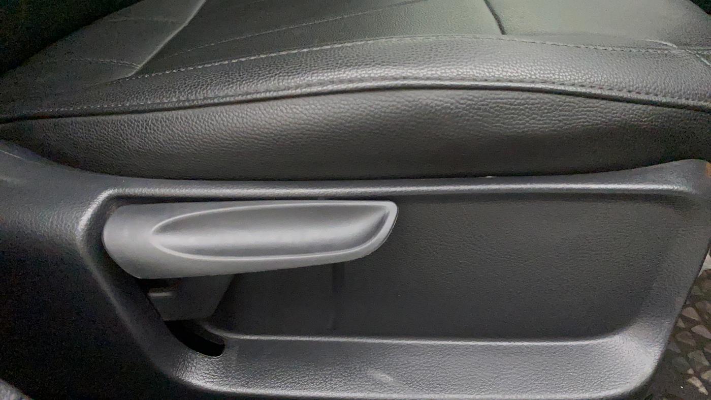 2021 Volkswagen Polo HIGHLINE PLUS 1.0L TSI, Petrol, Manual, 21,741 km, Driver Side Adjustment Panel